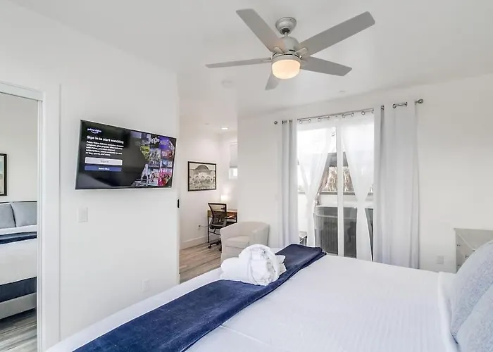 Park Blvd Paradise 301 Ada Compliant With A Spa